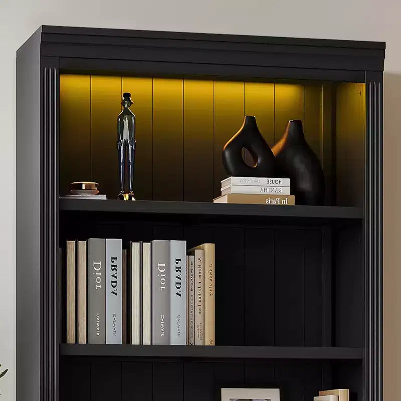 83.4 hoher Holz-Bücherschrank mit LED-Lichtleiste, 5 verstellbare Regalböden und Aufbewahrungsorganizer für Wohnzimmer und Homeoffice