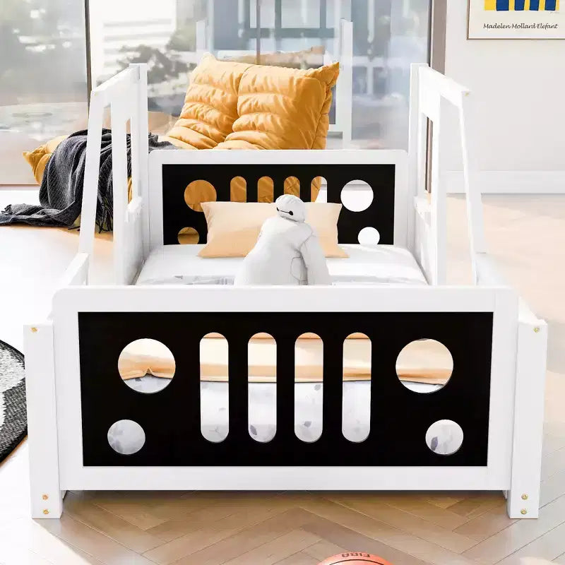 Lit plateforme classique en forme de voiture avec roues