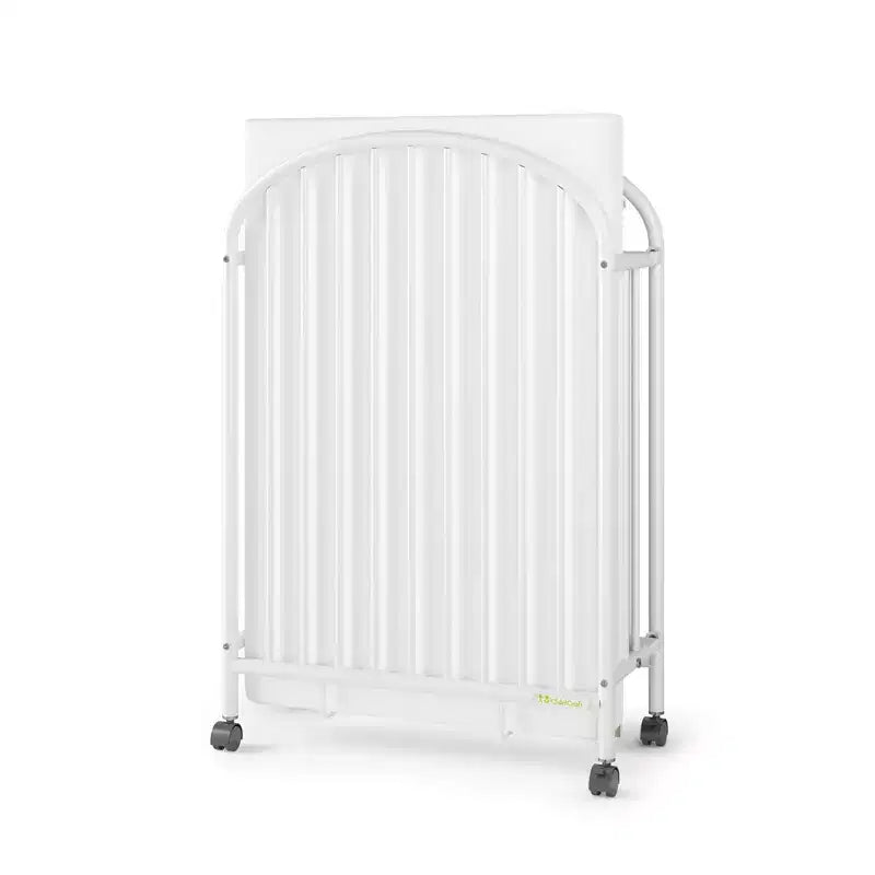 Lit bébé pliant compact à arceau avec 3 matelas de lit bébé et 2 roulettes verrouillables, construction durable, facile à nettoyer (blanc)