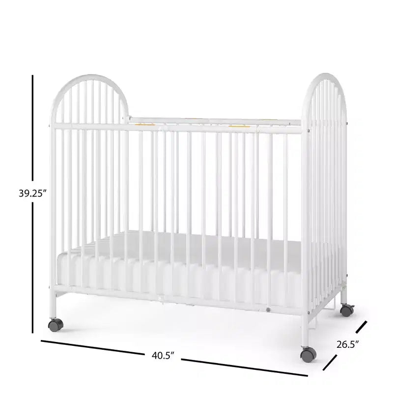 Lit bébé pliant compact à arceau avec 3 matelas de lit bébé et 2 roulettes verrouillables, construction durable, facile à nettoyer (blanc)