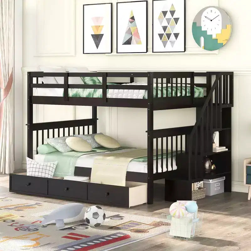 Etagenbett mit Treppe, zwei Doppelbetten, Schublade, Stauraum und Schutzgitter fürs Schlafzimmer