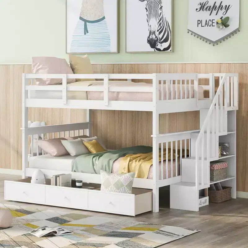 Etagenbett mit Treppe, zwei Doppelbetten, Schublade, Stauraum und Schutzgitter fürs Schlafzimmer