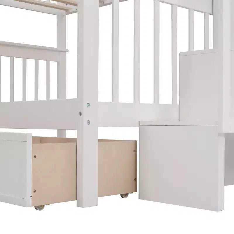 Etagenbett mit Treppe, zwei Doppelbetten, Schublade, Stauraum und Schutzgitter fürs Schlafzimmer