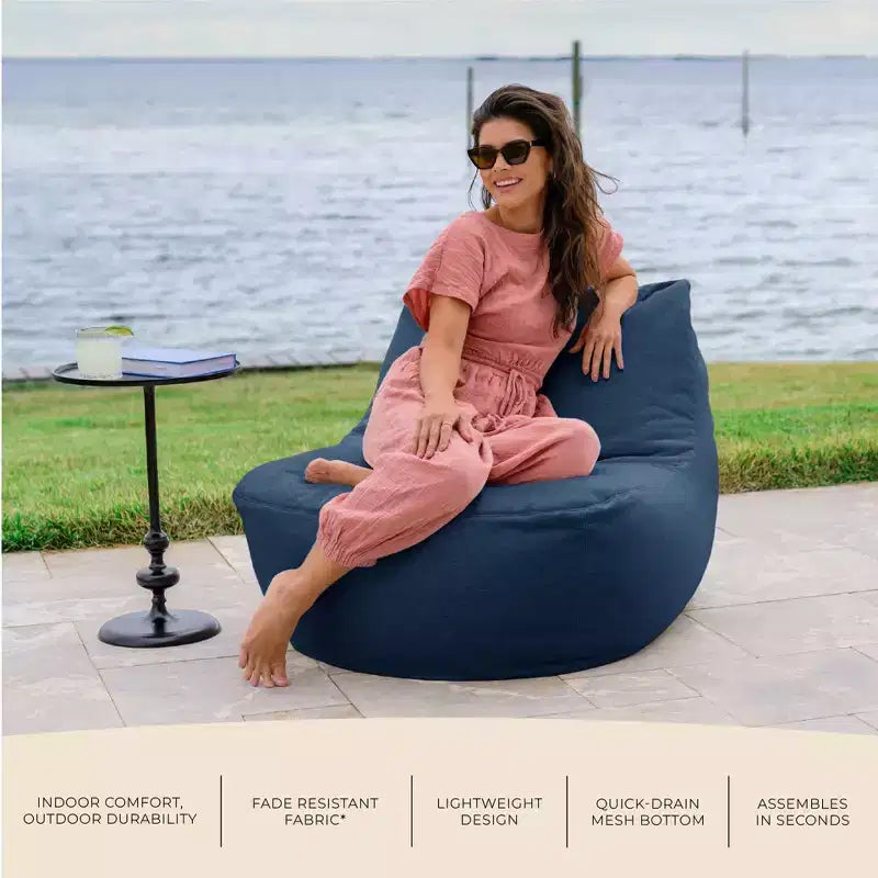 Chaise de terrasse légère, avec tissu de qualité supérieure et rembourrage confortable en billes.