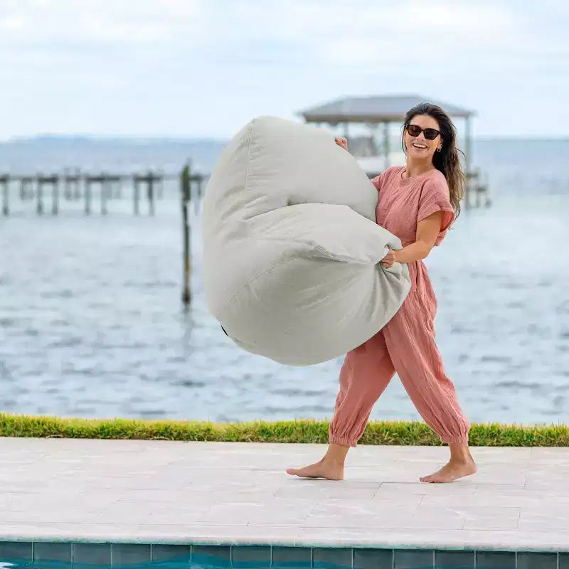Chaise de terrasse légère, avec tissu de qualité supérieure et rembourrage confortable en billes.