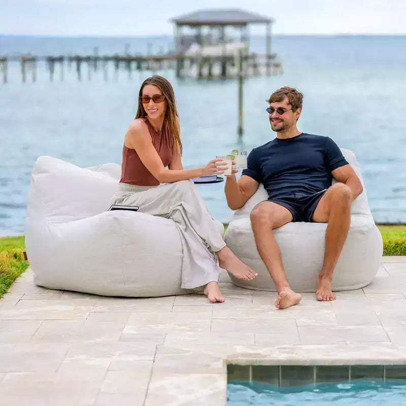 Chaise de terrasse légère, avec tissu de qualité supérieure et rembourrage confortable en billes.