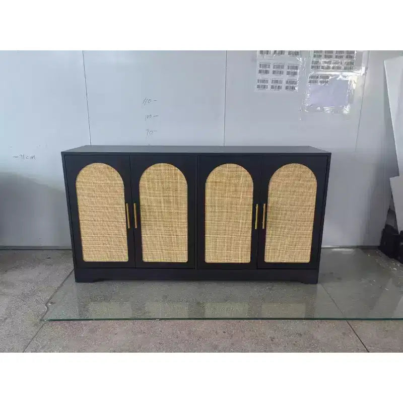 Sideboard aus Rattan, 59 Zoll, mit 4 Türen, festem Einlegeboden und Metallgriffen